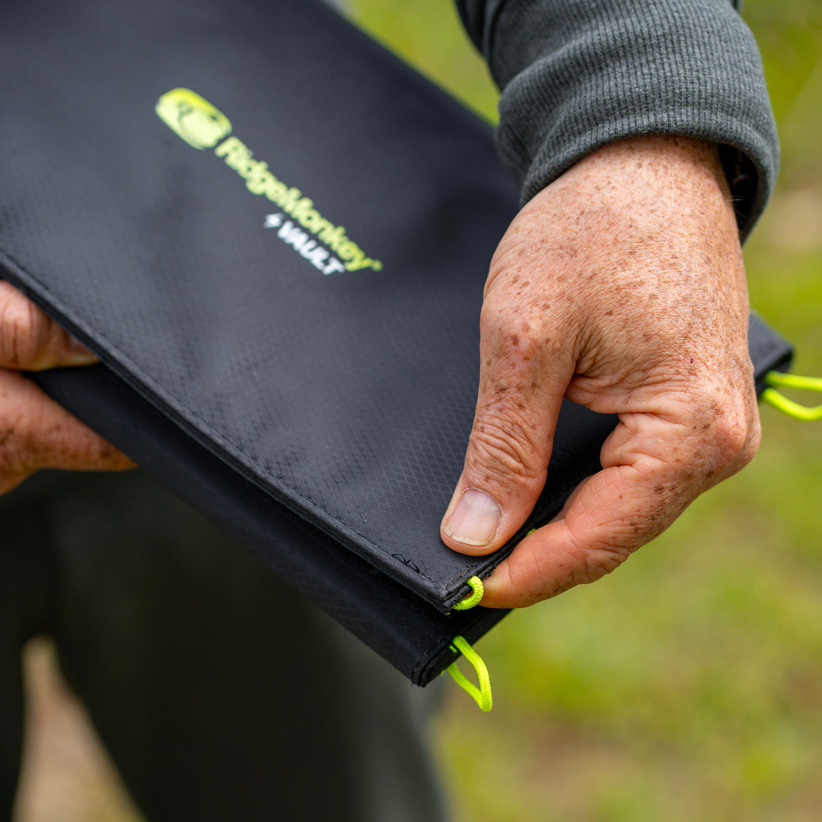 Vault QC3.0 USB-A 21W Solar Panel